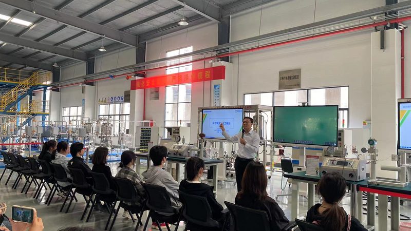 汽车用高分子材料：选择与创新的平衡之道